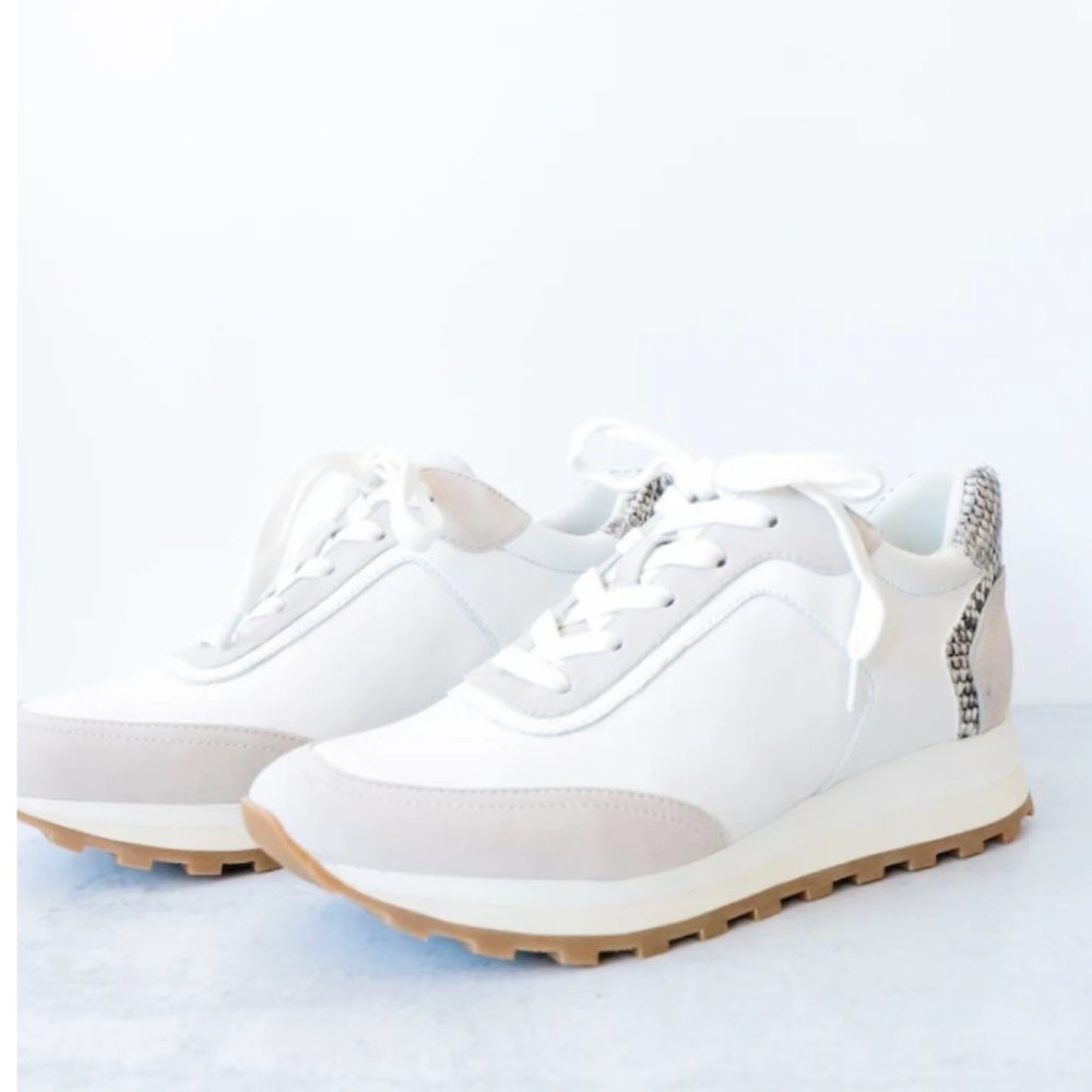 VERONICA BEARD Hartley Sneaker